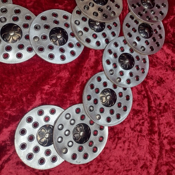 VTG Statement Oversized Faux Leather Disk Belt Large Metal Buckle Boho Western - Picture 4 of 9